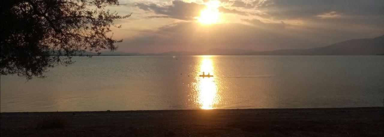 The Lake House" -Trichonida Lake Marathias  Екстериор снимка